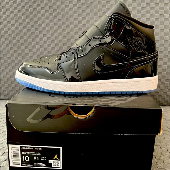 Jordan 1 Mid SE Space Jam - Picture 1 of 4